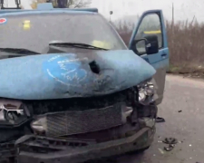 Знищили автівку під час евакуації на Запоріжжі - представники гуманітарної місії збирають кошти на броньовану машину та РЕБ