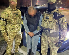 Обіцяв відстрочку і виїзд за кордон: у Запоріжжі викрили схему з підробленими довідками