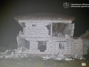 Вночі росіяни вдарили по Запоріжжю: двоє поранених, тисячі мешканців залишились без світла (фото, відео)