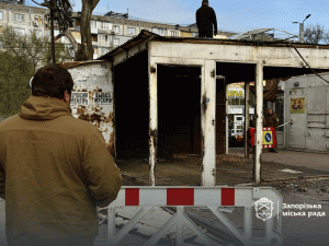 Підприємців попереджали: у Запоріжжі демонтували незаконні торгові точки (фото)