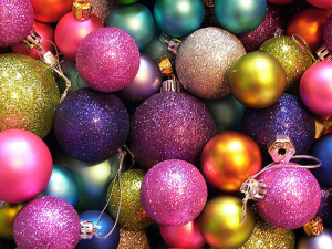 Як зберегти святкові іграшки для наступного року та зменшити сміття