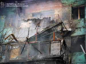 У Заводському районі Запоріжжя відновлять багатоповерхівку, пошкоджену під час масованої атаки "шахедів" (фото)