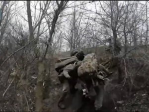 Кілька тижнів не міг вийти з "сірої зони" - на Запоріжжі спецпризначенці врятували піхотинця (відео)