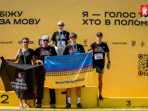 Оборонці Маріуполя взяли участь у благодійному забігу «Біжу за мову» - фото