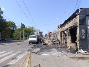 Троє загиблих і десятки поранених - у Запоріжжі триває ліквідація наслідків ранкових прильотів (фото, відео)