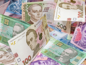 Соціальні виплати, оновлення правил бронювання та медичний скринінг  - що зміниться в Україні цього року