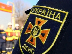 Запорізькі рятувальники допомогли чоловіку, який потрапив у нестандартну ситуацію - фото