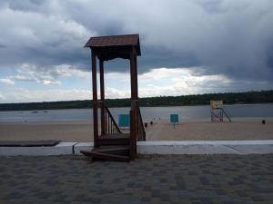 Аварійні сходи оновлять – у Запоріжжі на ремонт дерев'яних конструкцій виділили сотні тисяч гривень (фото)