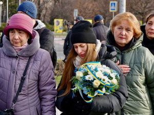 У Запоріжжі на Алеї Героїв встановили ще 34 призми з іменами загиблих захисників - фото