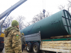 Сталевій захист для ЗСУ: військові отримали два модульних укриття для укріплення позицій