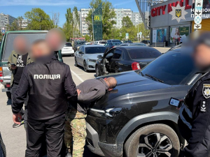 У Запоріжжі затримали командира батальйону ЗСУ, якого підозрюють у вимаганні грошей із підлеглих за «спокійну службу»