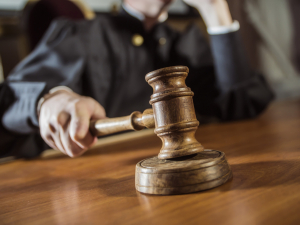 У Запоріжжі суд змусив підприємство облаштувати працівникам укриття