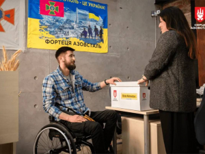 Після полону — перші кроки до нового життя: захисник Маріуполя розпочинає шлях посттравматичного зростання