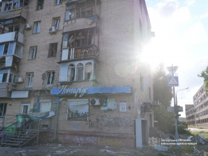 У неділю ворог КАБами вдарив по Запоріжжю: вбив людину, пошкодив багатоповерхівку, атакував поліцейську машину - фото, відео