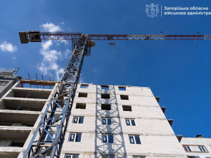 Відновили вісім поверхів з дев'яти - половина будівельних робіт у будинку на Запорізькій завершена (фото)