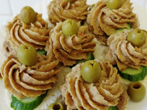 Паштет із квасолі та грибів: проста пісна страва з насиченим смаком