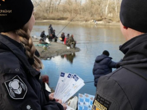 Рятувальники попрохали запоріжців не виходити на тонку кригу