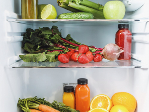 Як позбавитися від неприємного запаху у холодильнику – дієві лайфхаки
