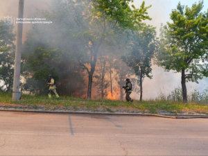 Пожежа на Пісках у Запоріжжі після влучання ФПВ-дрона