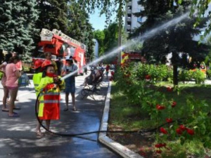 У Запоріжжі діти змогли відчути себе справжніми рятувальниками та поліцейськими