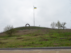 На Хортиці висадили 27 дубочків-нащадків історичного дерева - фото