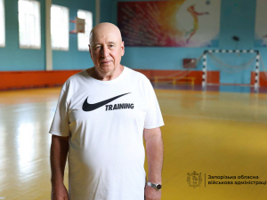 Навчив хлопців тримати удар у житті - у Запоріжжі заслужений тренер запрошує ветеранів безкоштовно займатися гандболом