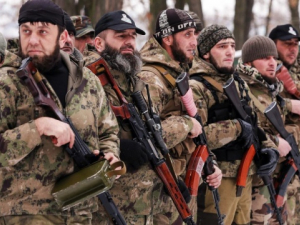 Насилля в окупованому Мелітополі - кадирівці «запрошуть» молодих дівчат до машин