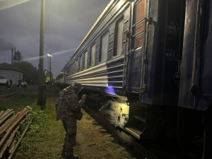 Надійшло повідомлення про мінування поїзда "Чернівці - Запоріжжя": на місці працювала поліція (оновлено)