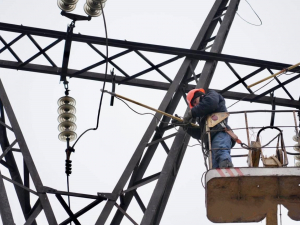 Запоріжжя під обстрілом: обленерго оперативно відновило електропостачання тисяч родин