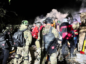 Зруйновані будинки, поранені люди - що відбувається на місцях нічної російської атаки по Запоріжжю (фото, відео)