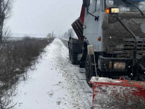 Сніг та ожеледиця: яка ситуація на дорогах в Запорізькій області