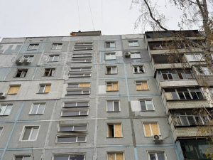 "Здавалося, що просто будинок сиплеться" - у Запоріжжі очевидці розповіли про пережиті хвилини жаху та наслідки атаки (фото)