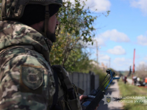 Поліція полює на ворожі дрони: як правоохоронці працюють у небезпечній громаді Запорізького району (відео, фото)