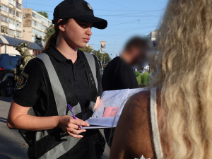 У Запоріжжі адвокатка організувала угруповання, що надавало незаконну специфічну допомогу чоловікам - фото, відео