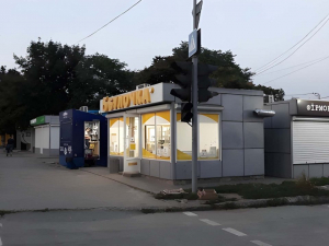 У Хортицькому районі Запоріжжя демонтували незаконно встановлений кіоск-пекарню на проспекті Ювілейному