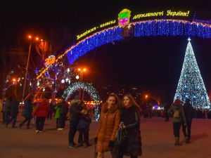 Казка мирних часів – як у Запоріжжі протягом 20 років змінювалася новорічна ялинка (фото)