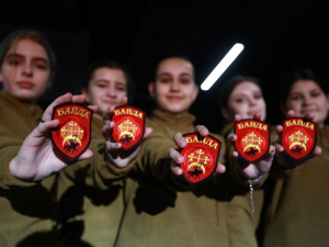 У Запоріжжі діти з Бердянського району присягнули бути патріотами та отримали шеврони - фото