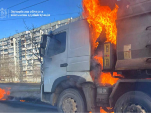 9 березня внаслідок атаки по Запоріжжю спалахнула вантажівка