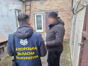 Мітинг перетворився на хаос - на Запоріжжі депутат і троє чоловіків увірвалися на підприємство, пошкодили майно та травмували охоронців