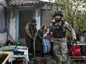 Спецоперація з евакуації з Гуляйполя - поліцейські вивезли понад 30 людей під прикриттям військових РЕБів (відео)