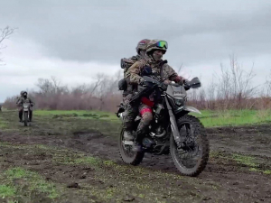 Атаку на мотоциклах зірвали: на Гуляйпільському напрямку захисники розбили російську штурмову групу (відео)