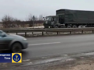 У Запорізькій області росіяни перекидають ракети військовими вантажівками (відео)