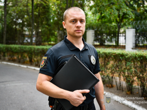 З окопів у тил - як фронтовий досвід допомагає запорізькому поліцейському боротися з домашнім насильством