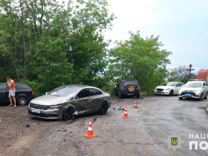 На автодорозі під Запоріжжям зіткнулися дві іномарки: постраждали діти