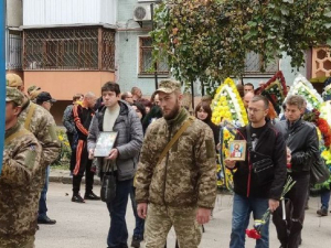 У Запоріжжі попрощалися з розвідником, який загинув у бою за Лиман - фото