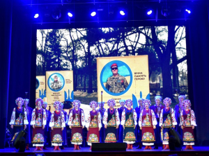 Слухали стоячи — у Запоріжжі патріотичний концерт зібрав аншлаг