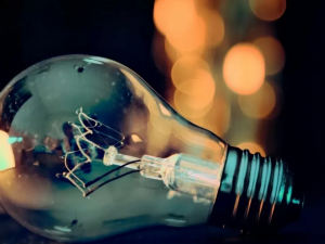 У Запоріжжі в неділю діятимуть погодинні відключення електроенергії -  графік на 23 листопада