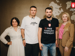 Відзначив новосілля з Олександром Усиком - герой-морпіх, оборонець Маріуполя живе в квартирі, яку отримав за програмою «Серце Азовсталі. Вдома»