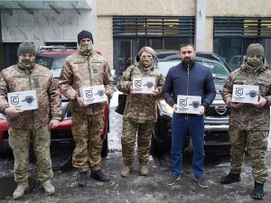 Спецназівці СБУ отримали чергову партію дронів та авто від Сталевого фронту Ріната Ахметова