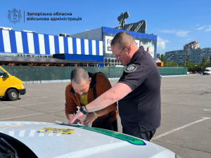 Перевірка на доступність – у Запоріжжі поліцейські поспілкувались із водіями маршруток